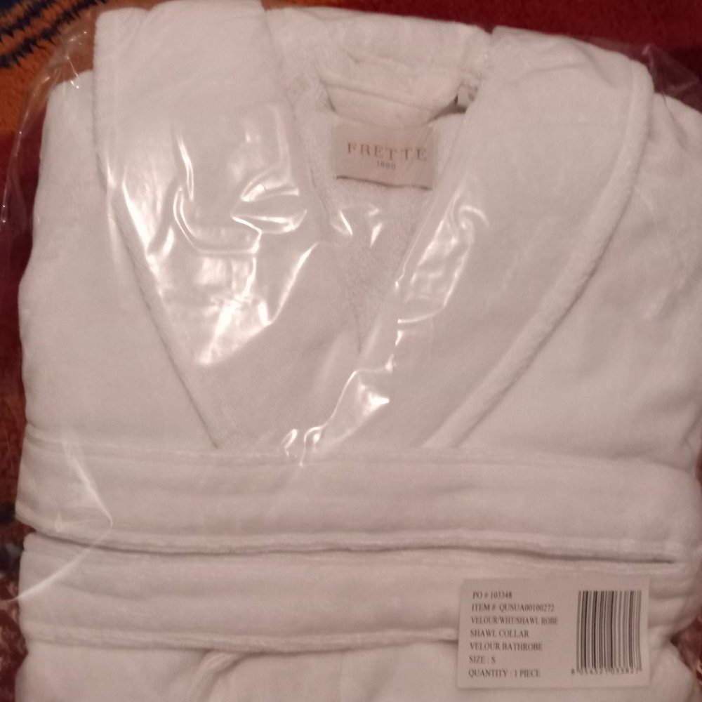 Bathrobe - Picture 3 of 4